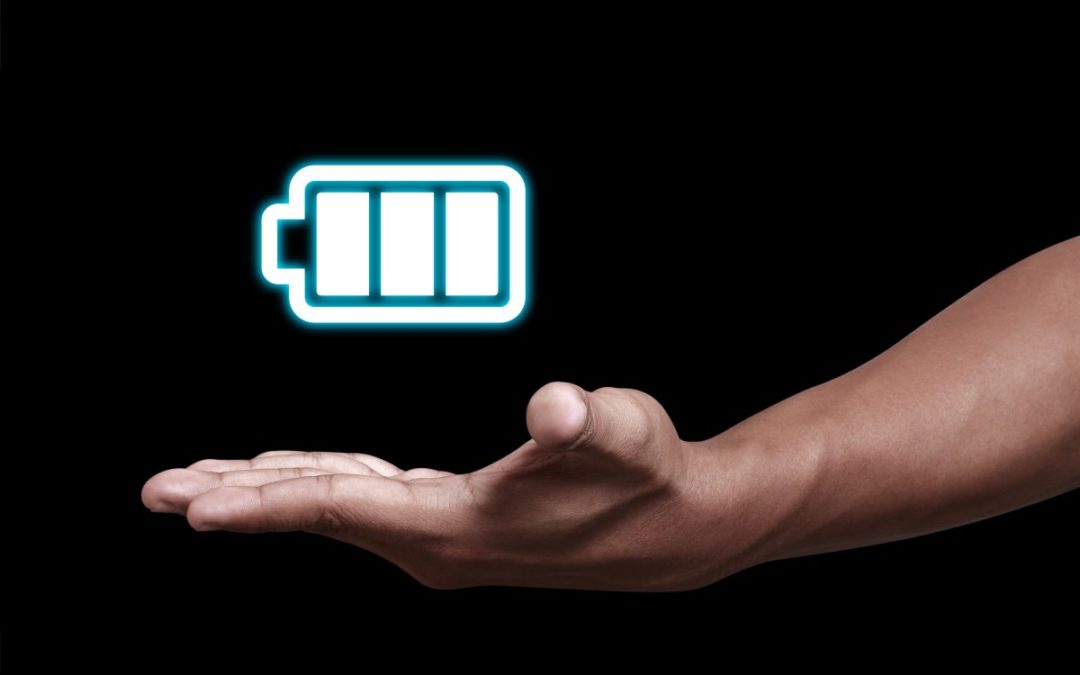 É verdade que a primeira carga da bateria do celular precisa ser de 12 horas?