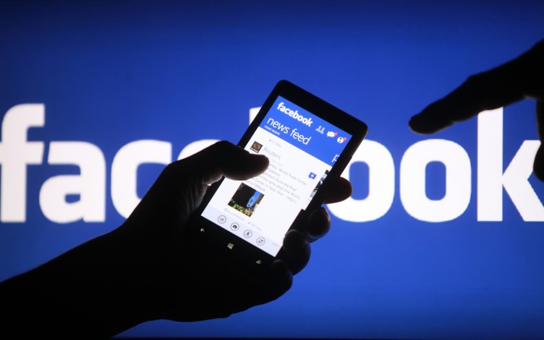 Como baixar as fotos do Facebook em um clique