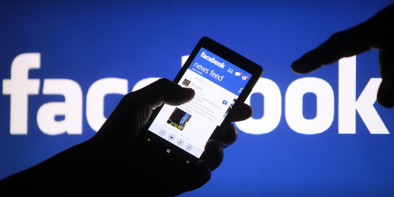 Como baixar as fotos do Facebook em um clique