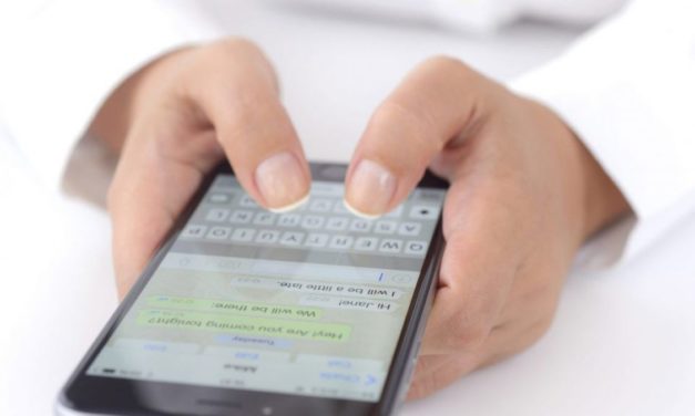 O corretor ortográfico do teclado ajuda na hora de mandar mensagem
