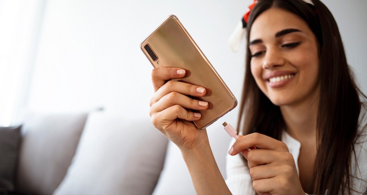 Dia da mentira: 5 mentiras que te contam sobre a bateria do seu smartphone