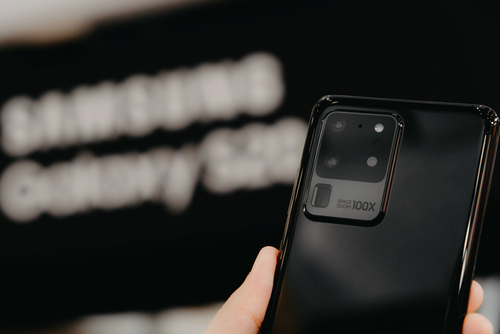 Galaxy s20 Ultra com câmeras quádruplas