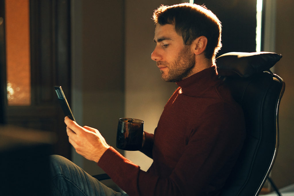 Capa blog-post Trocar de celular com frequência causa danos ambientais: saiba como diminuir esses prejuízos