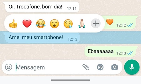 Prinscreen da tela de Whatsapp com emojis de reação à mensagem "Amei meu smartphone"!