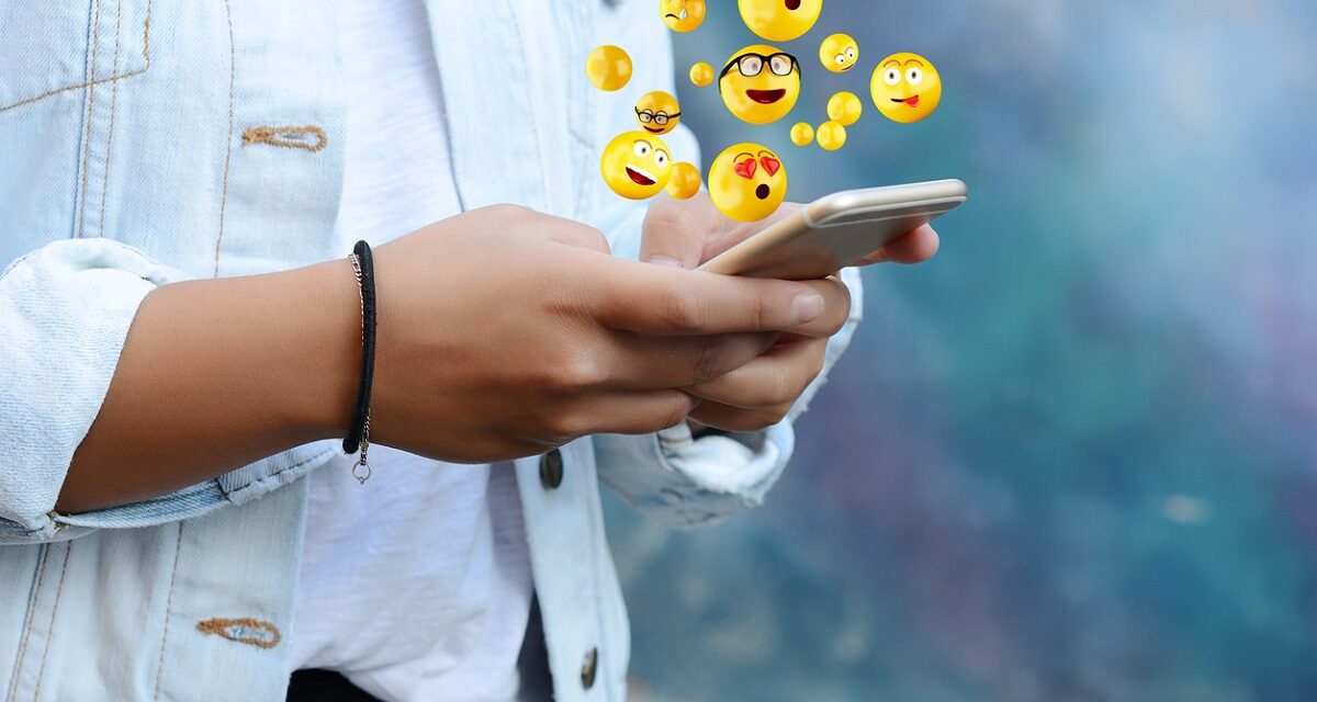 Qual o significado dos emojis? Conheça a história dos principais ícones 