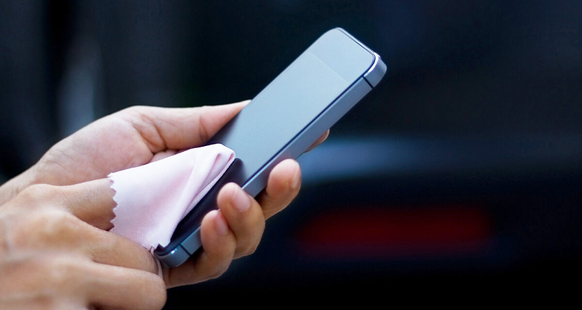 Como higienizar o celular: passo a passo completo