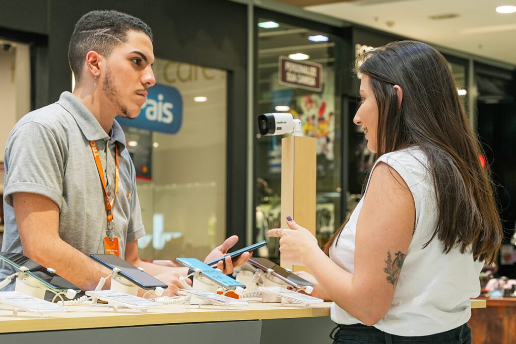 Comprar um iPhone usado em lojas físicas ou online?